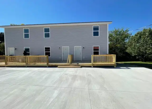 Property at 511 Old Knoxville Hwy, Newport, TN, 37821, 2 beds, 1.5 baths, [object Object]