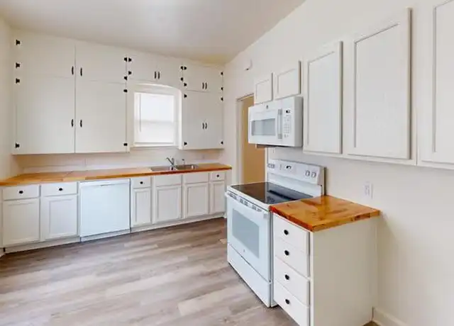 Property at 514 E Avenue E, Bismarck, ND, 58501, 3 beds, 1 bath, [object Object]