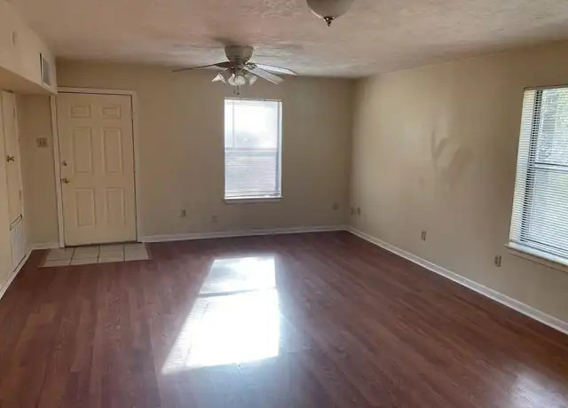 Property at 138 Summer Pl, Huntsville, TX, 77340, 2 beds, 1 bath, [object Object]
