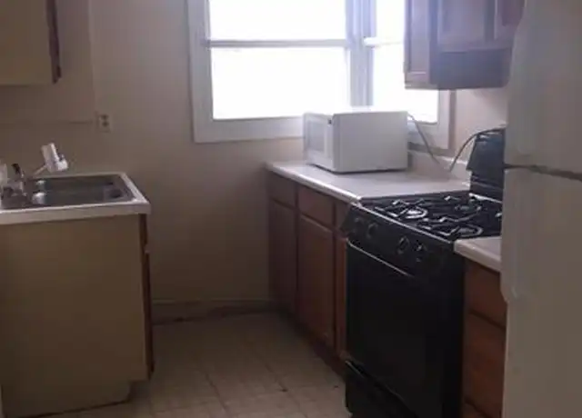 Property at 926 1/2 9th St, Huntington, WV, 25701, 3 beds, 1 bath, [object Object]