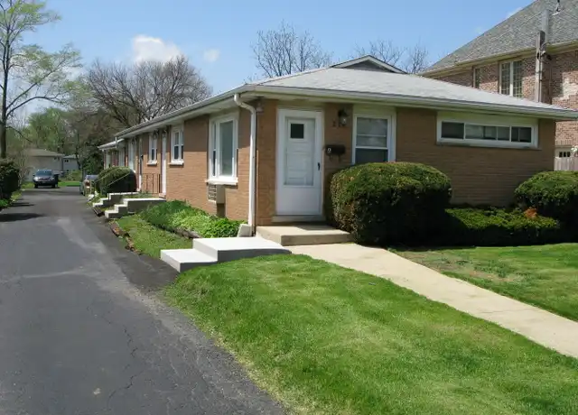 Property at 214 S Westmore-Meyers Rd Unit C, Lombard, IL, 60148, 1 bed, 1 bath, [object Object]