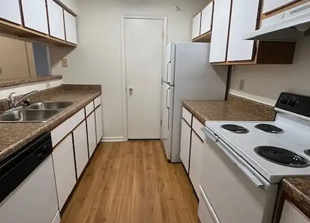 Property at Ashley Square Apartments - 3811 Baldwin Ave, Lincoln, NE, 68504, 1-2 bed, 1-2 bath, [object Object]
