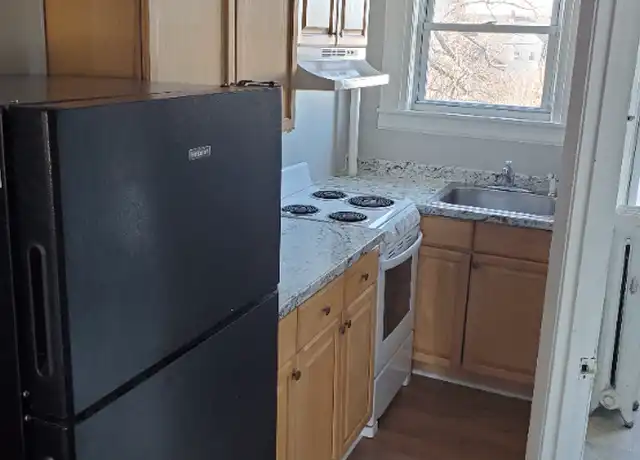 Property at 488 Pine St, Manchester, NH, 03104, 1 bed, 1 bath, [object Object]