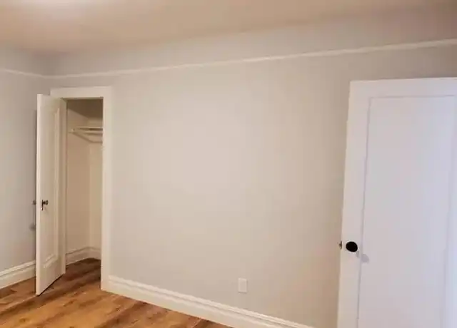 Property at 25 Park Ave Unit B, Oyster Bay, NY, 11771, 2 beds, 1 bath, [object Object]