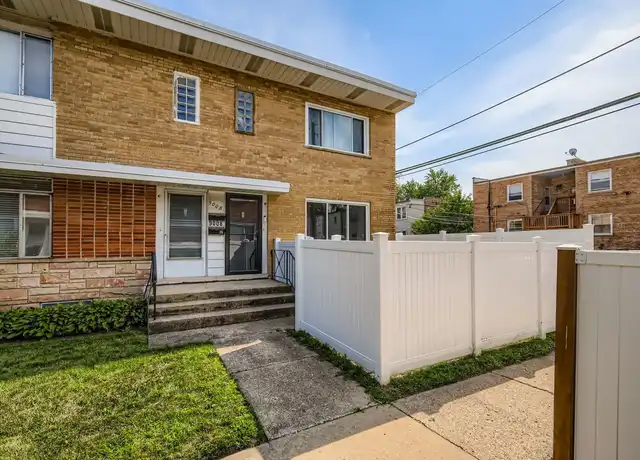 Property at 9008 Skokie Blvd Unit D, Skokie, IL, 60077, 2 beds, 1.5 baths, [object Object]