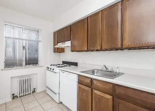 Property at 670 N Pearl St, Denver, CO, 80203, 2 beds, 1 bath, [object Object]