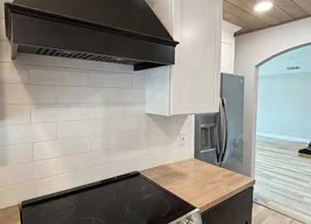 Property at 116 Grand Meadow Dr, Fort Worth, TX, 76108, 3 beds, 2 baths, [object Object]