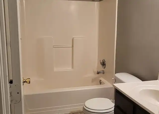 Property at Snively Apartments - 10000 Snively Ave, Louisville, KY, 40299, 3 beds, 1 bath, [object Object]