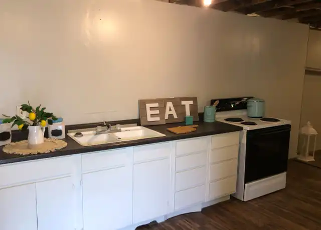 Property at 1610 NW 11th St Unit B, Oklahoma City, OK, 73106, 1 bed, 1 bath, [object Object]