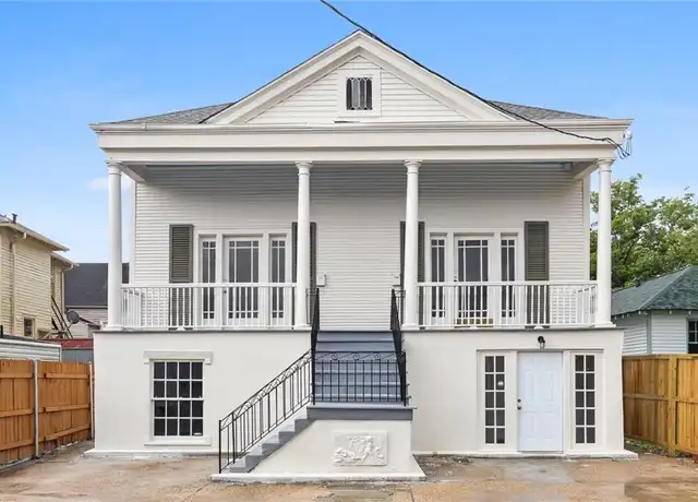 Property at 6326 S Johnson St Unit 1B, New Orleans, LA, 70118, 2 beds, 1 bath, [object Object]
