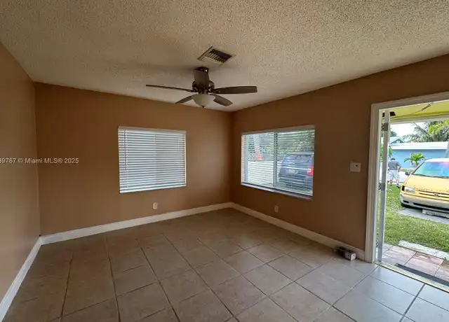 Property at 3640 NE 10th Ave Unit B, Oakland Park, FL, 33334, 1 bed, 1 bath, [object Object]