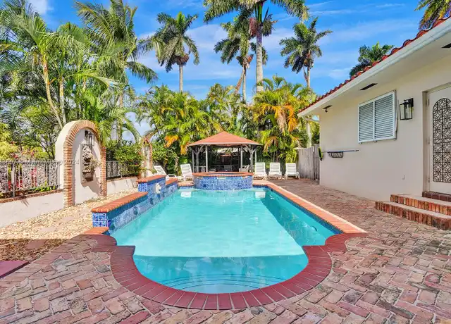 Property at 1049 N Southlake Dr, Hollywood, FL, 33019, 5 beds, 3 baths, [object Object]