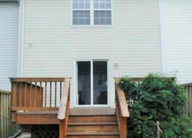 Photo of 557 Highland Towne Ln, Warrenton, VA 20186