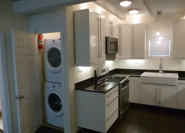 Property at 216 Marshall St Unit 15, Houston, TX, 77006, 2 beds, 1 bath, [object Object]