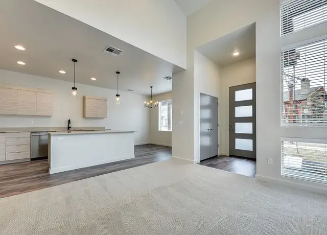 Photo of 1290 E Lone Creek Dr, Eagle, ID 83616