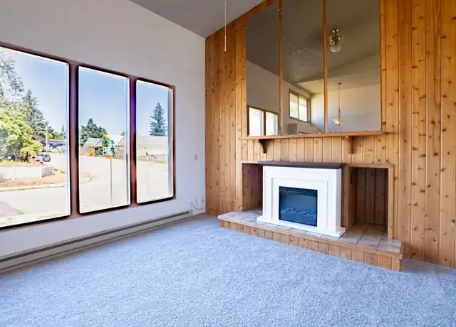 Property at 3328 E 34th Ave, Spokane, WA, 99223, 4 beds, 2 baths, [object Object]