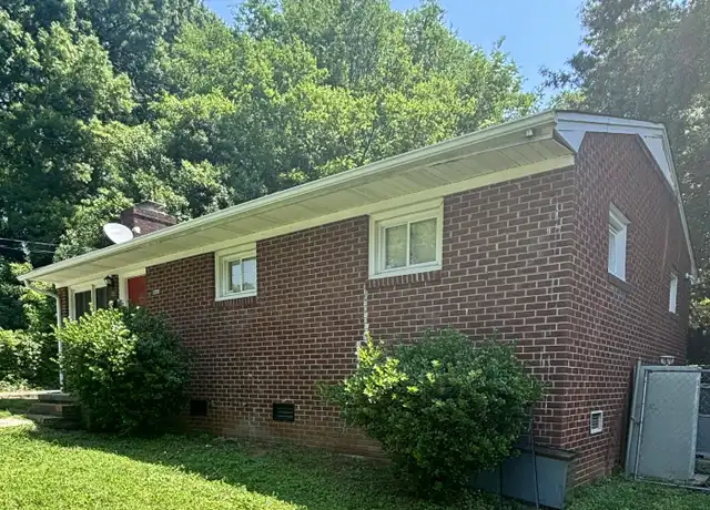 Property at 1009 W Mauney Ave, Gastonia, NC, 28052, 2 beds, 2 baths, [object Object]