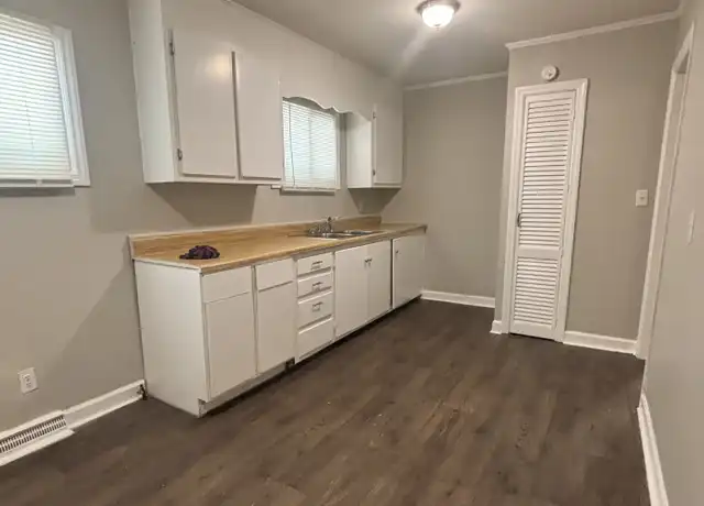 Property at 1009 W Mauney Ave, Gastonia, NC, 28052, 2 beds, 2 baths, [object Object]