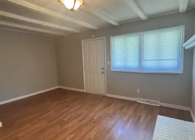 Property at 1009 W Mauney Ave, Gastonia, NC, 28052, 2 beds, 2 baths, [object Object]