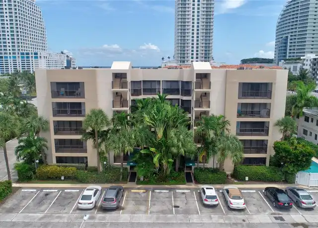Property at 520 Orton Ave #204, Fort Lauderdale, FL, 33304, 2 beds, 2 baths, [object Object]