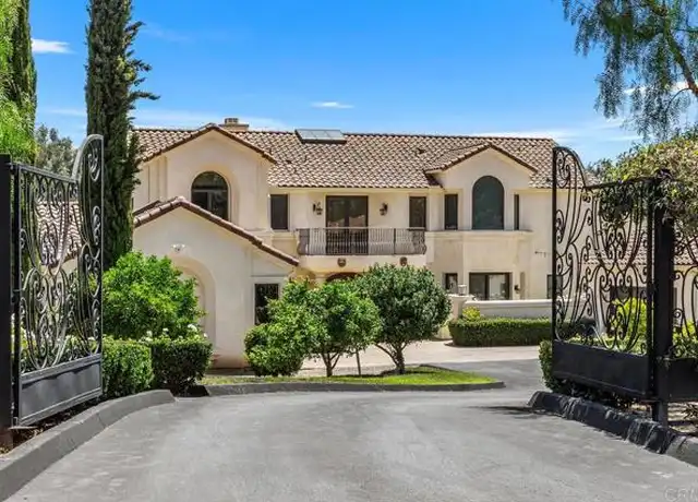 Property at 3433 Western Springs Rd, Encinitas, CA, 92024, 4 beds, 5.5 baths, [object Object]