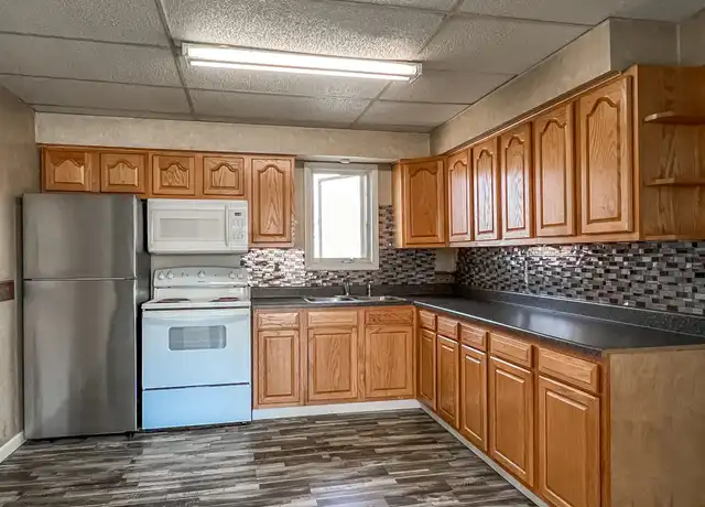 Property at 930 Jefferson St, Marquette, MI, 49855, 2 beds, 1 bath, [object Object]