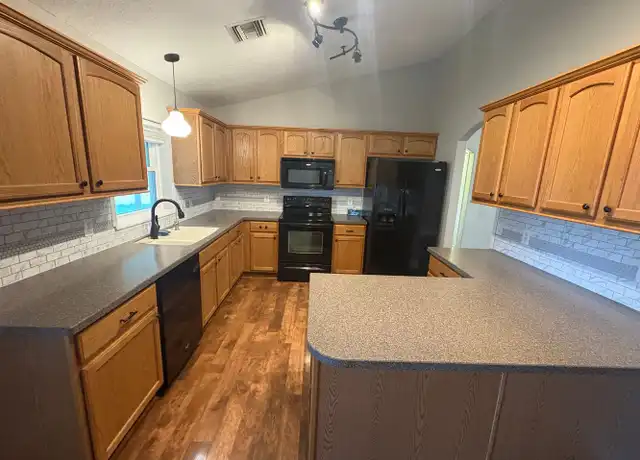 Property at 35909 Joewood Ave, Leesburg, FL, 34788, 3 beds, 2 baths, [object Object]