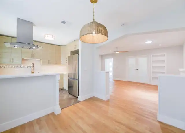 Property at 810 81st St Unit A, Miami Beach, FL, 33141, 2 beds, 1 bath, [object Object]