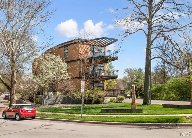 Property at 7542 Cromwell Dr, Clayton, MO, 63105, 2 beds, 2 baths, [object Object]