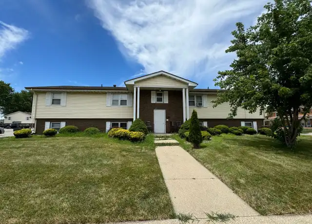 Property at 2109 Todd Dr Unit 05, Bloomington, IL, 61704, 1 bed, 1 bath, [object Object]