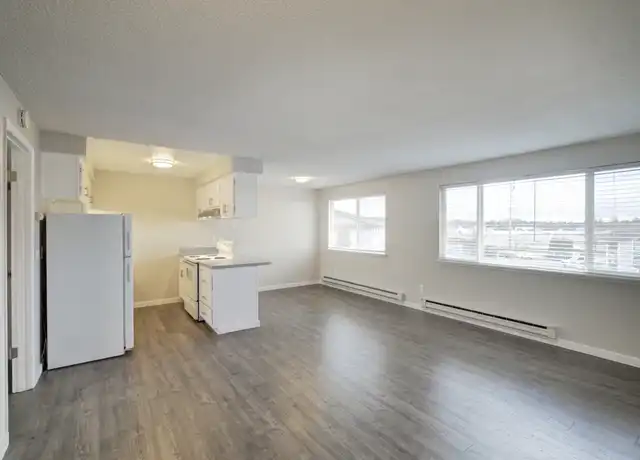 Property at 75 W Whidbey Ave, Oak Harbor, WA, 98277, 1 bed, 1 bath, [object Object]