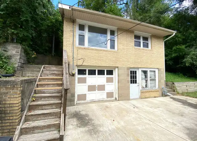 Property at 909 Meadow Ave, East Peoria, IL, 61611, 1 bed, 1 bath, [object Object]