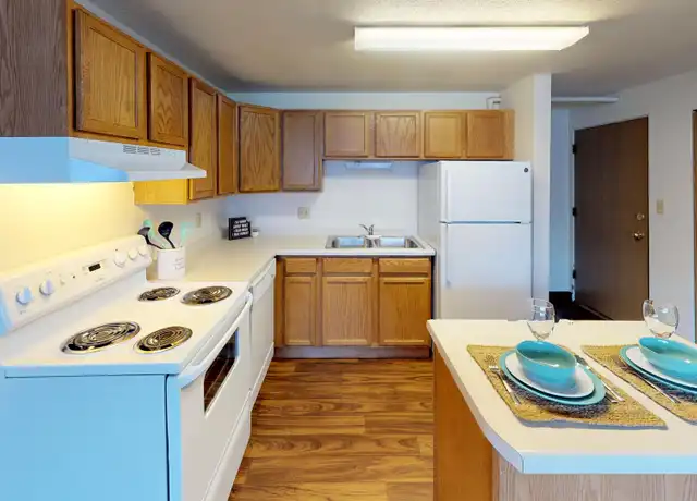 Property at 1334 9th Ave N Unit 1334-02, Fargo, ND, 58102, 2 beds, 1 bath, [object Object]