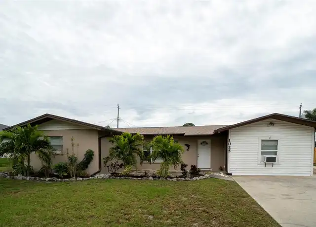 Property at 1025 Falcon Rd, Venice, FL, 34293, 3 beds, 2 baths, [object Object]