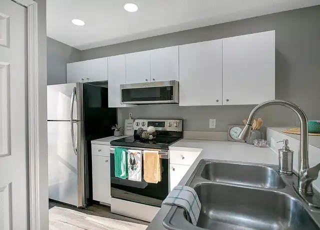 Property at Village Park Townhomes - 102 Sue Ln, Lady Lake, FL, 32159, 2 beds, 1.5 baths, [object Object]