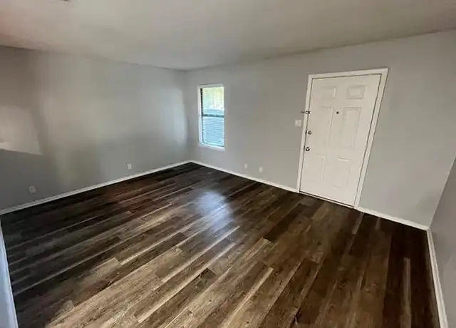 Property at 906 N Austin St, Denton, TX, 76201, 1 bed, 1 bath, [object Object]