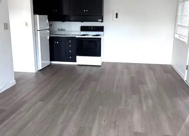 Property at 635 W Nickerson St Unit 3, Seattle, WA, 98119, 1 bed, 1 bath, [object Object]