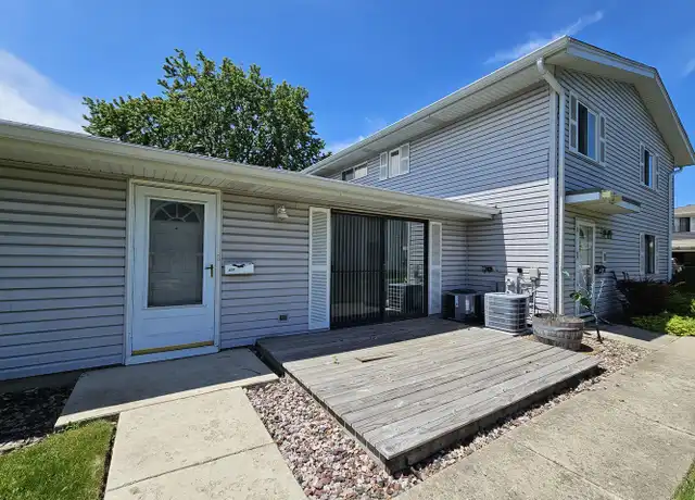 Property at 829 Pondview Ct #829, Schaumburg, IL, 60194, 2 beds, 1 bath, [object Object]