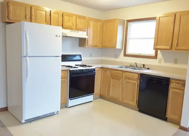 Property at 209 Stonewall Ct Apt 4, Nappanee, IN, 46550, 2 beds, 1 bath, [object Object]