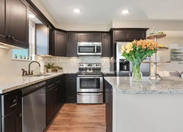 Property at 7 NE 93rd St, Kansas City, MO, 64155, 2 beds, 2.5 baths, [object Object]