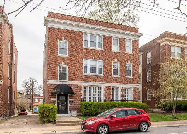Property at 738 Kingsland Ave Unit Kingsland 2, University City, MO, 63130, 3 beds, 1 bath, [object Object]