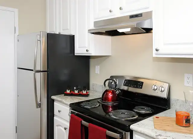 Property at Evelyn Gardens - 1055 E Evelyn Ave, Sunnyvale, CA, 94086, 1 bed, 1 bath, [object Object]