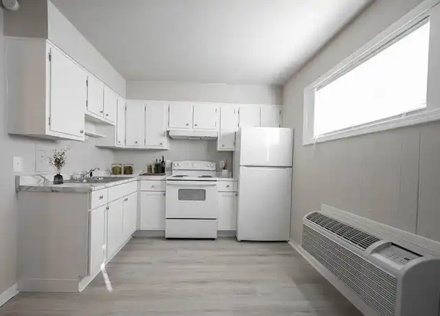 Property at Brookhaven Apartments - 3900 N Shadeland Ave, Indianapolis, IN, 46226, 1-2 bed, 1 bath, [object Object]
