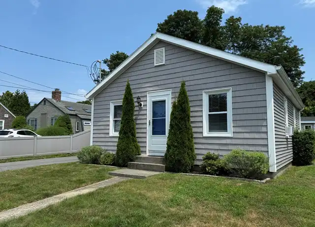 Property at 53 Center Ave, Middletown, RI, 02842, 3 beds, 1 bath, [object Object]