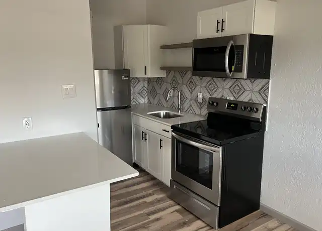 Property at 209 Girard Blvd SE Unit 5, Albuquerque, NM, 87106, 1 bed, 1 bath, [object Object]