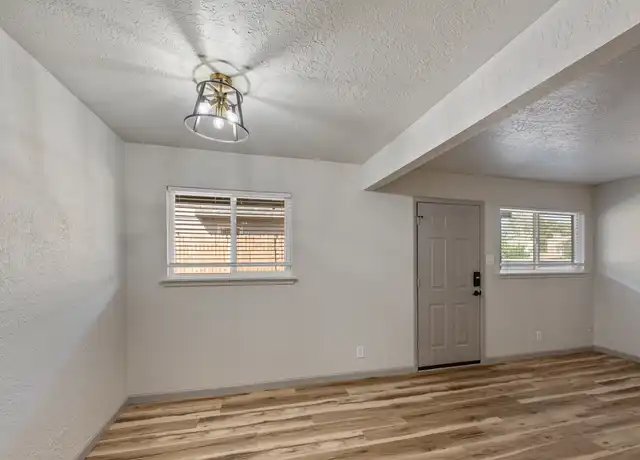 Property at 209 Girard Blvd SE Unit 5, Albuquerque, NM, 87106, 1 bed, 1 bath, [object Object]