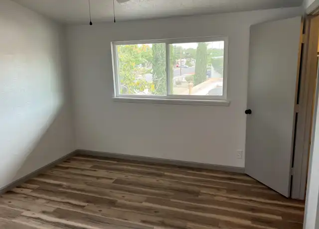 Property at 209 Girard Blvd SE Unit 5, Albuquerque, NM, 87106, 1 bed, 1 bath, [object Object]