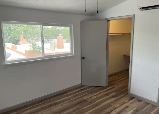 Property at 209 Girard Blvd SE Unit 5, Albuquerque, NM, 87106, 1 bed, 1 bath, [object Object]
