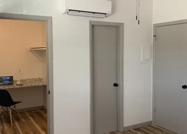Property at 209 Girard Blvd SE Unit 5, Albuquerque, NM, 87106, 1 bed, 1 bath, [object Object]