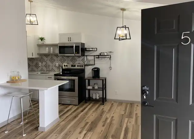Property at 209 Girard Blvd SE Unit 4, Albuquerque, NM, 87106, 1 bed, 1 bath, [object Object]